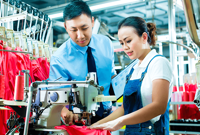 製造現場で働く技能実習生